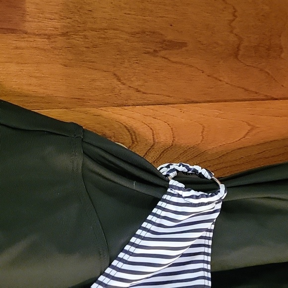 Bathing suit - Picture 2 of 7